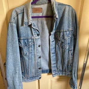 Levi’s vintage relaxed trucker jean jacket 44L